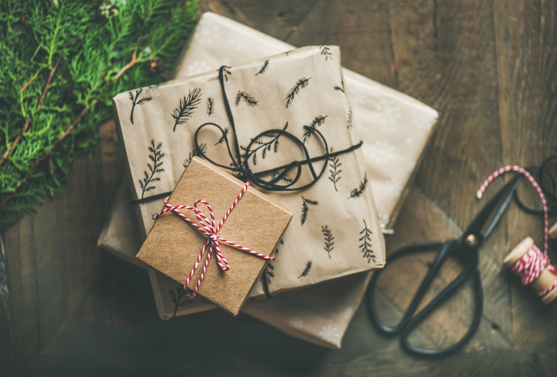 7 Gift Wrapping Tips and Tricks