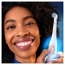 Oral-B iO2 White Electric Toothbrush 1 pack thumbnail 10