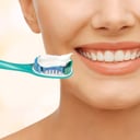 Colgate 360 Degree Toothbrush Medium 2 pack thumbnail 9
