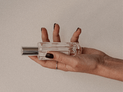 How to apply perfume