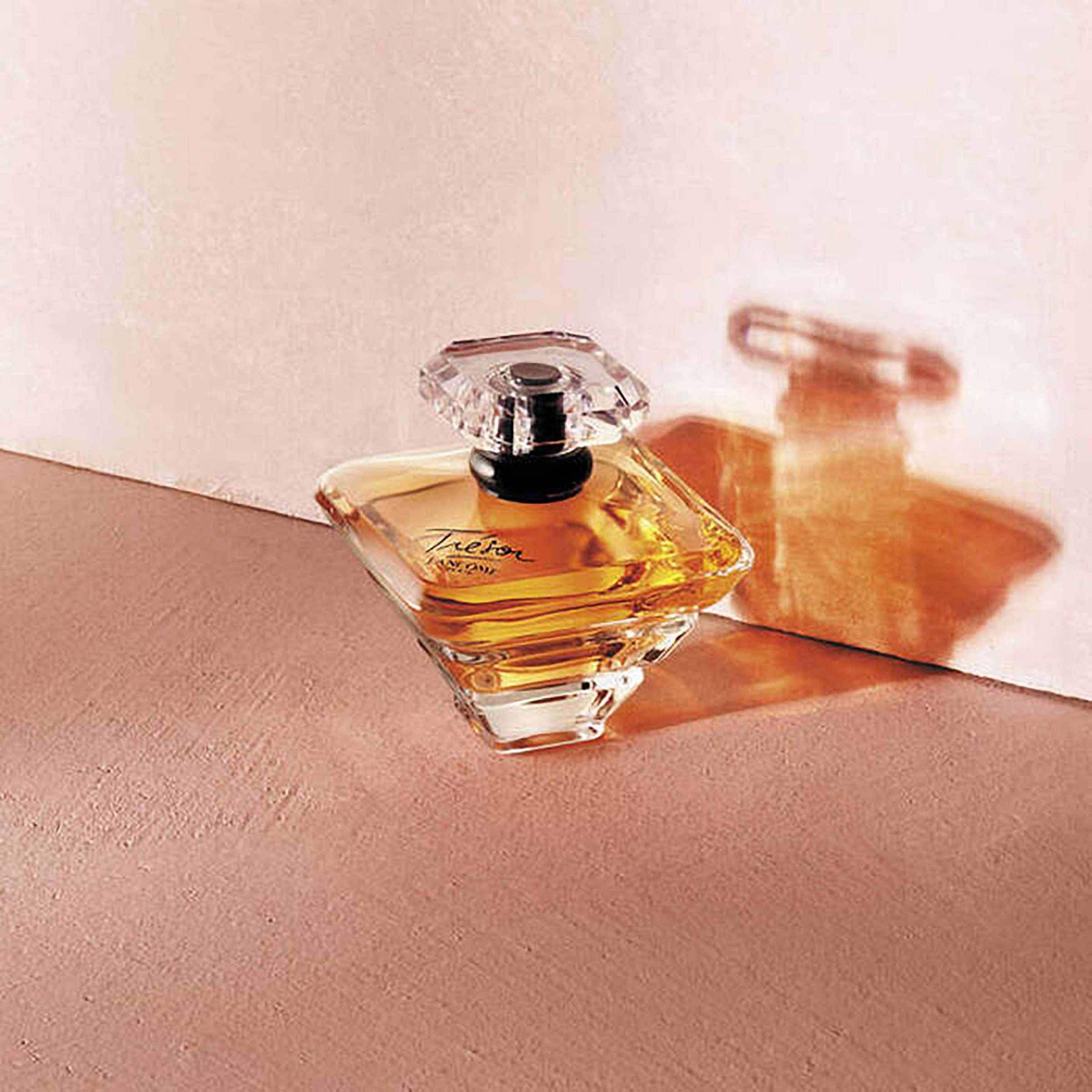 Lancome Tresor EDP Spray 50ml - Image 6