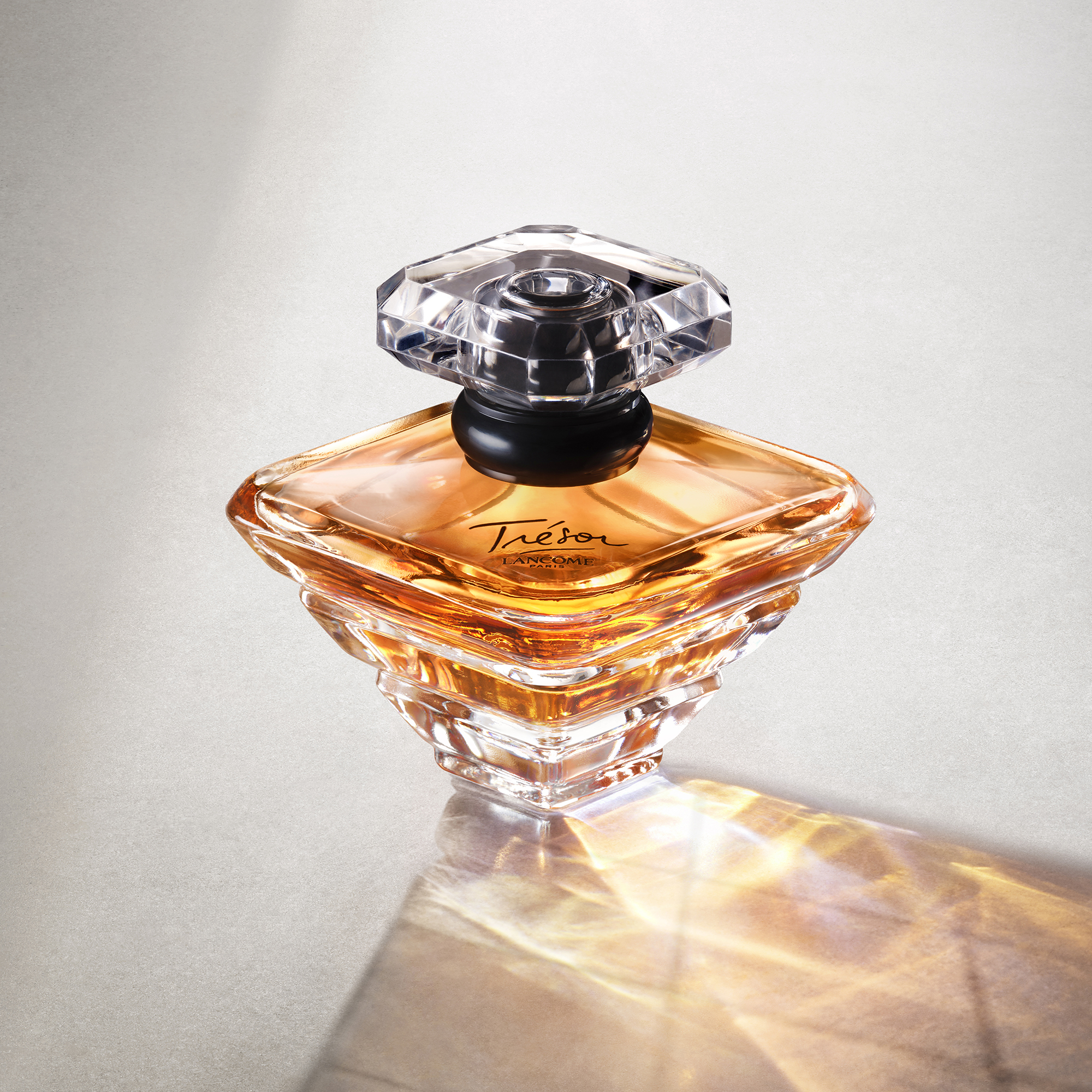Lancome Tresor EDP Spray 30ml - Image 3