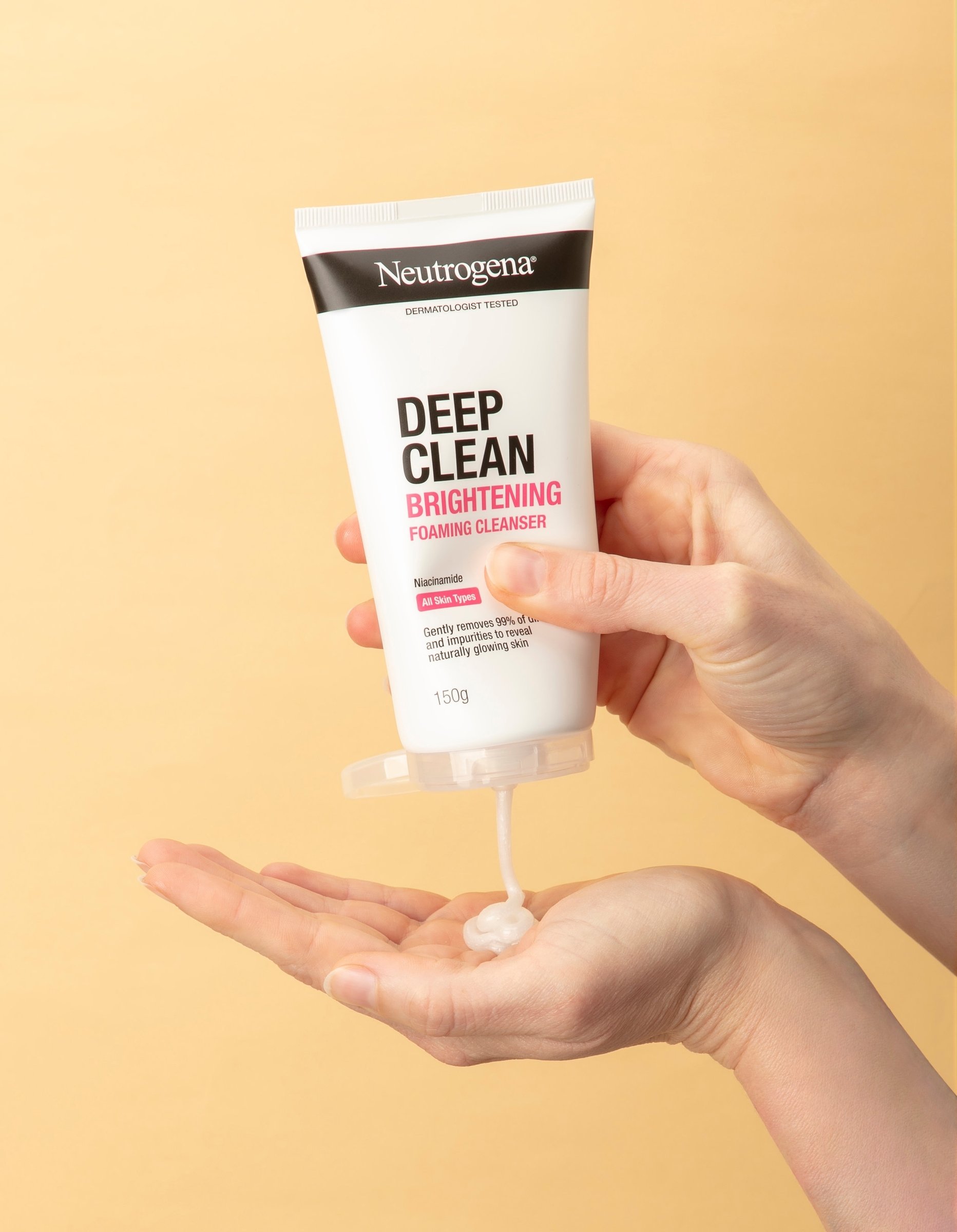 Neutrogena Deep Clean Brightening Foaming Cleanser 150g - Image 5