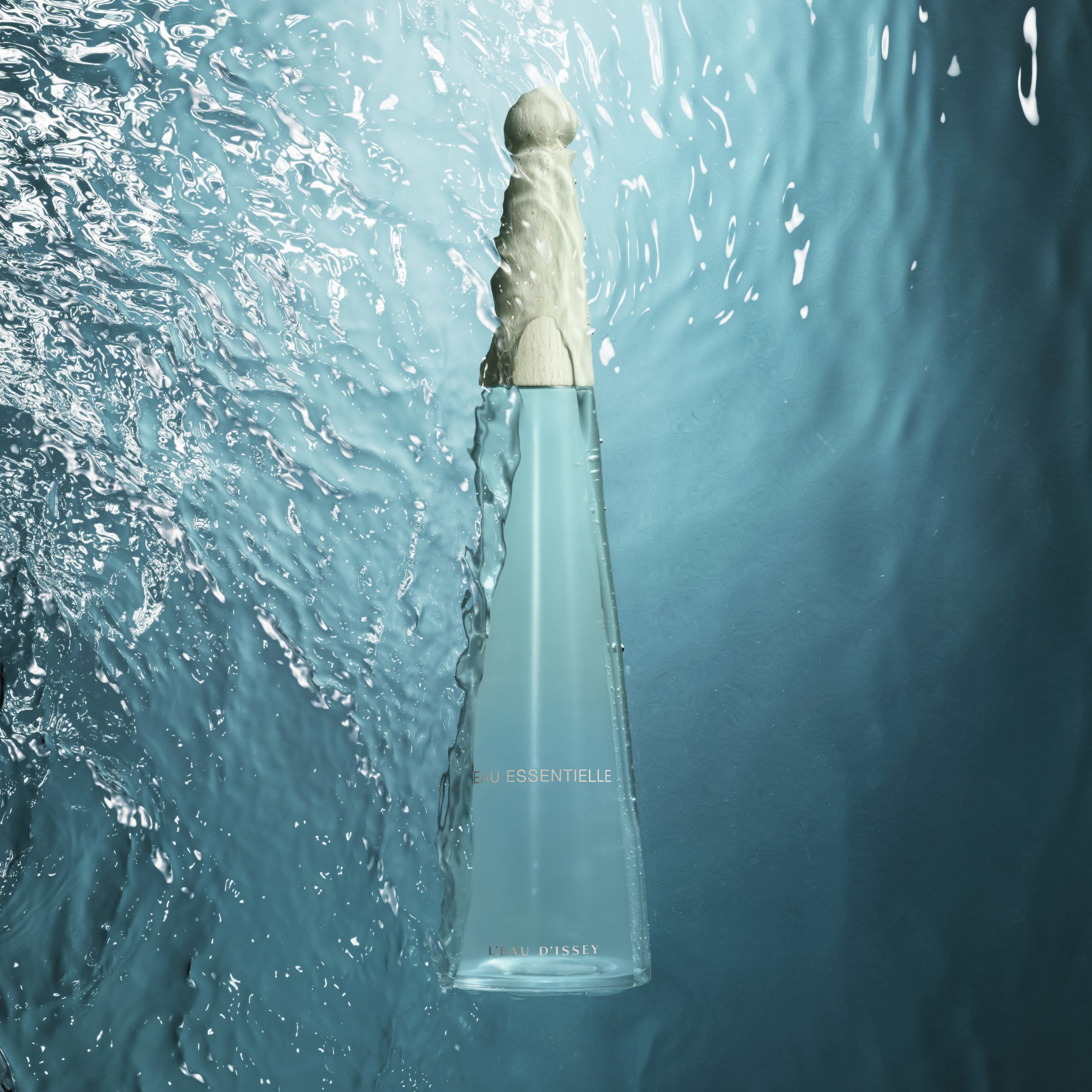 Issey Miyake L'Eau D'Issey Eau Essentielle EDP Spray 50ml - Image 4