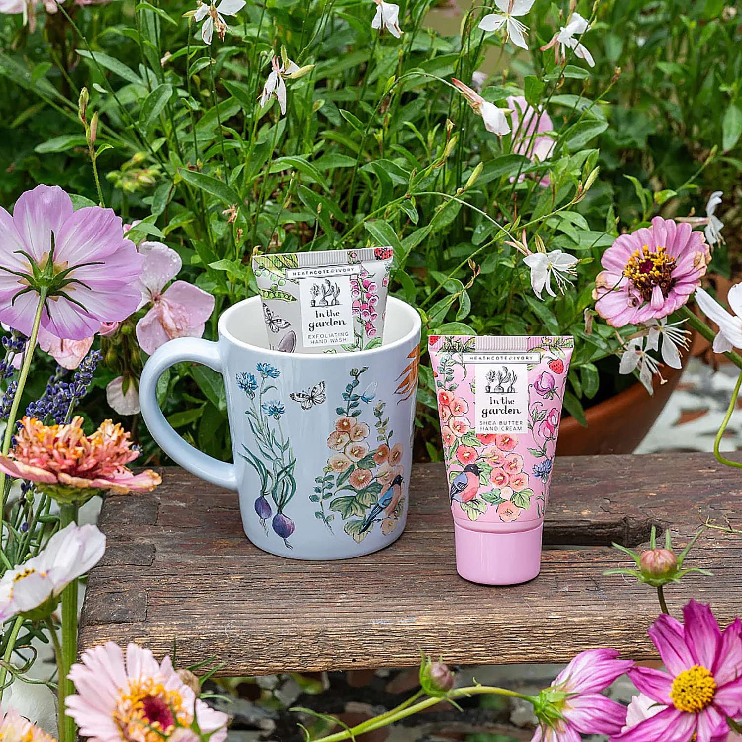 Heathcote & Ivory In The Garden Tea Break Ceramic Mug & Hand Essentials 3 piece - Image 5