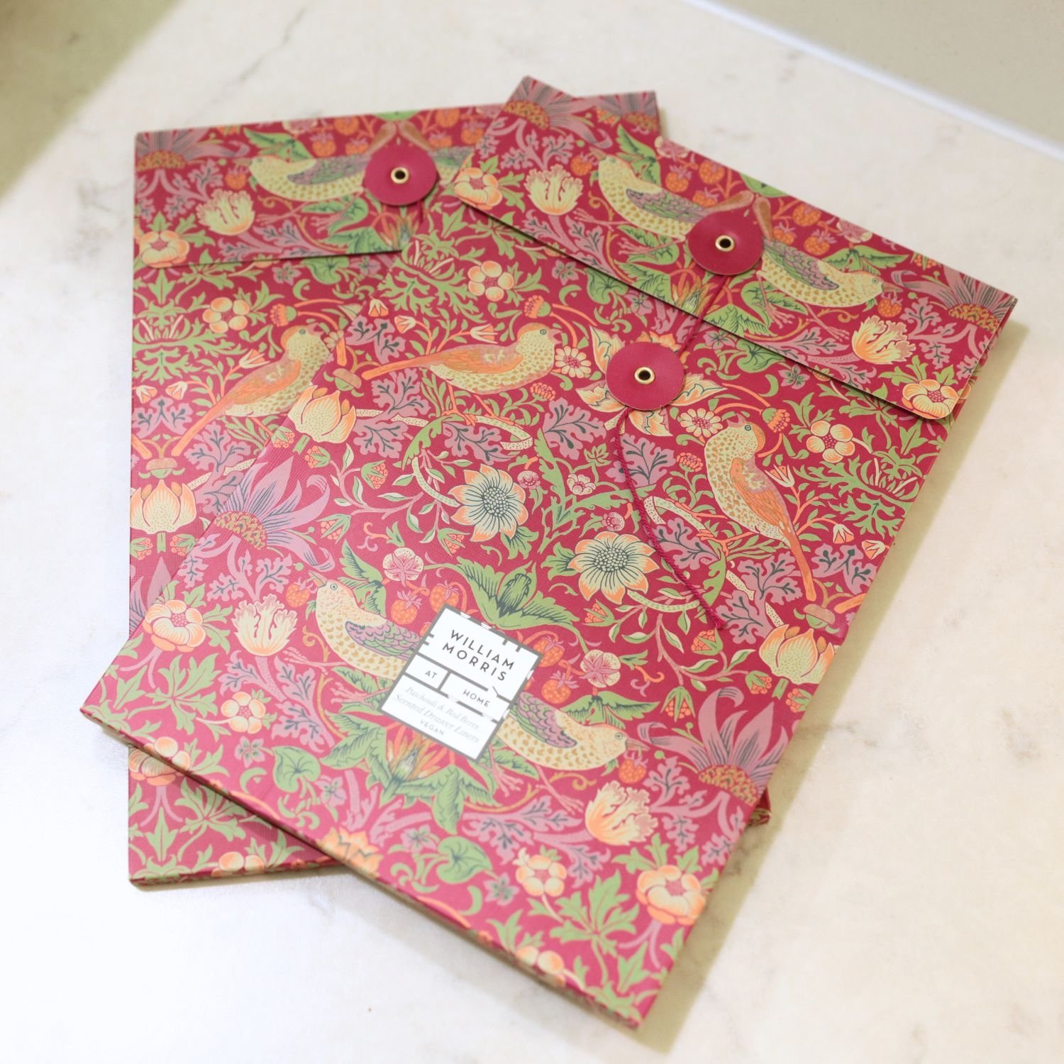 William Morris At Home Strawberry Thief Scented Drawer Liners 5 piece - Image 3