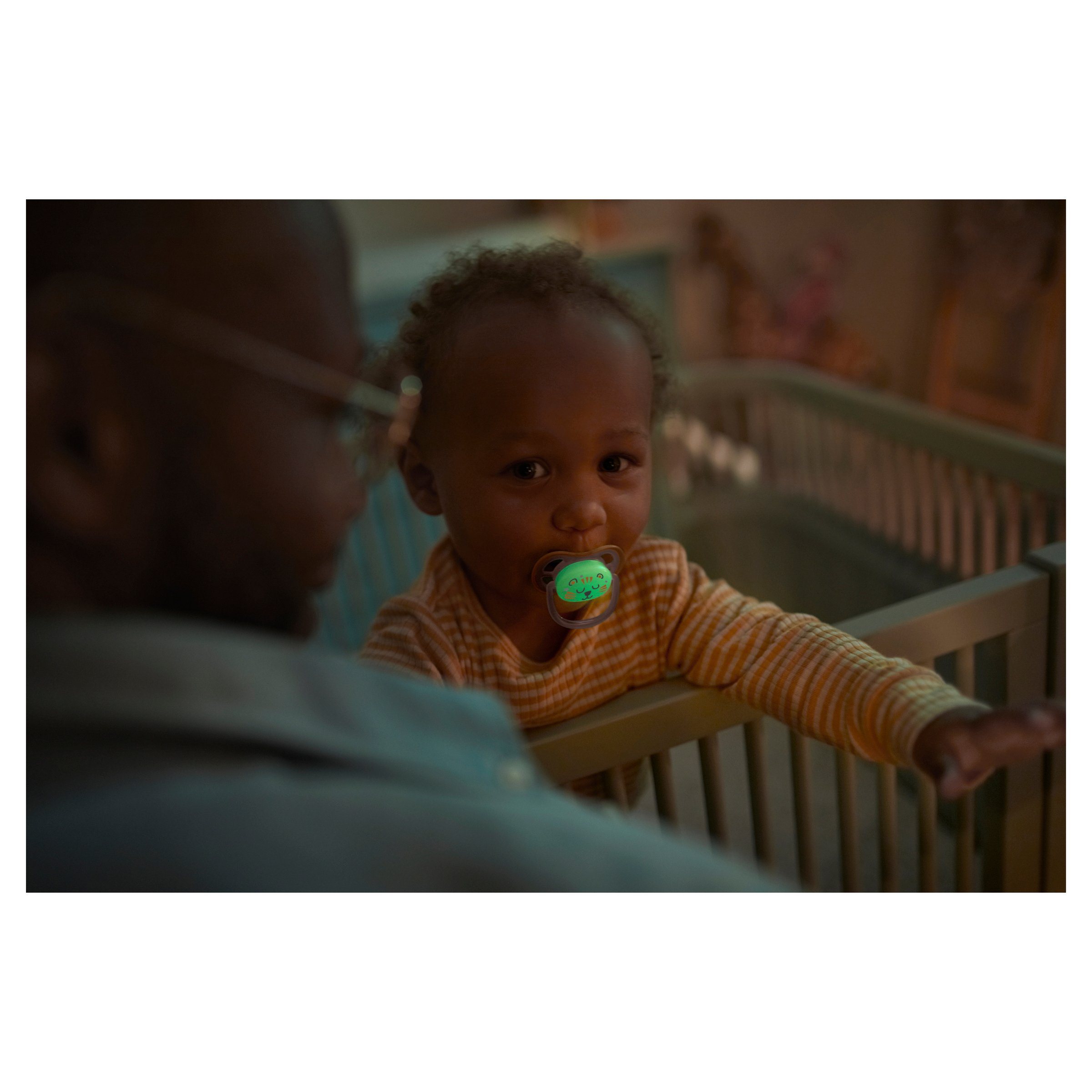 Avent Ultra Air Night Soother 18+ Months 2 packs - Image 3
