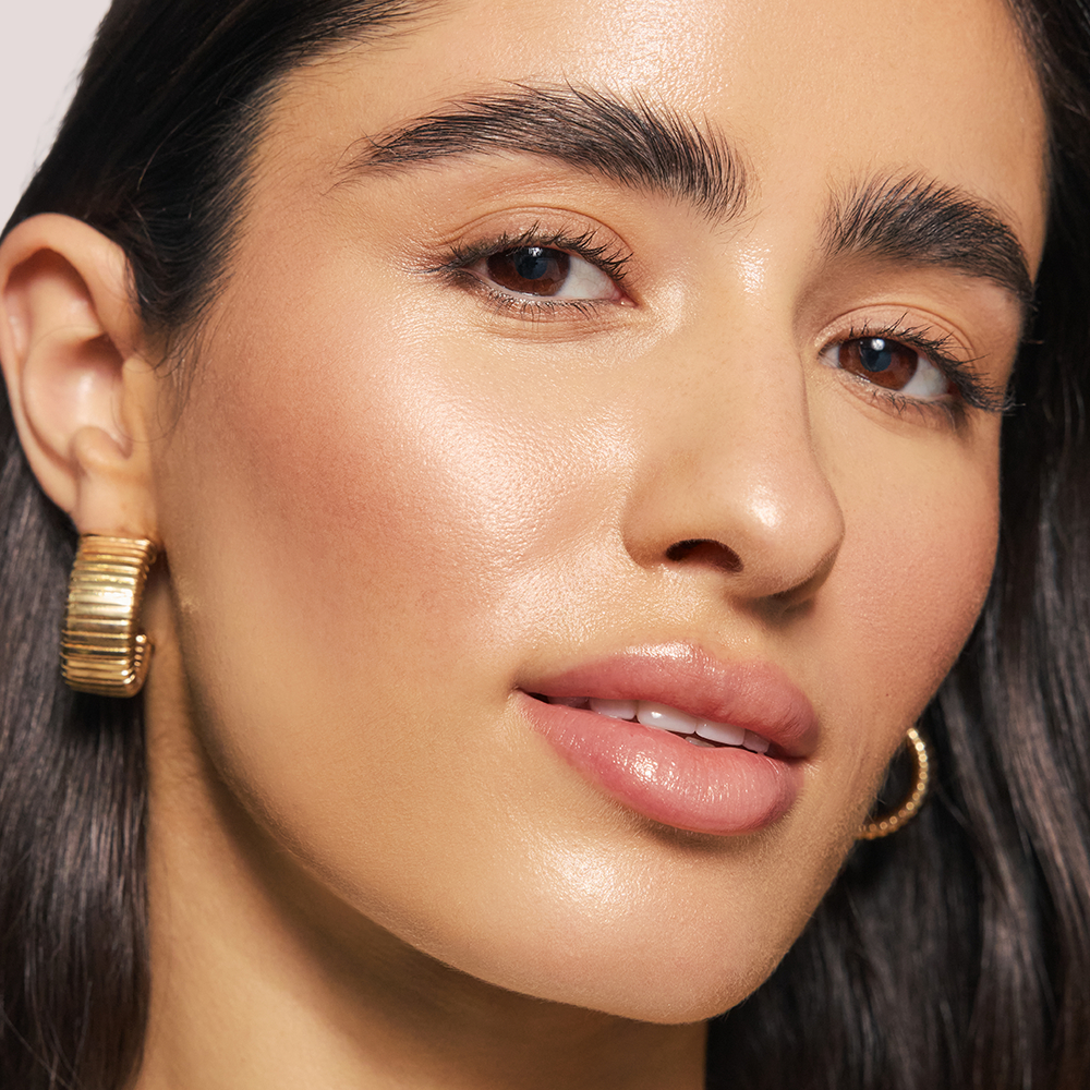 Nude By Nature Skin Radiance Foundation W110 Golden Beige 30g - Image 3