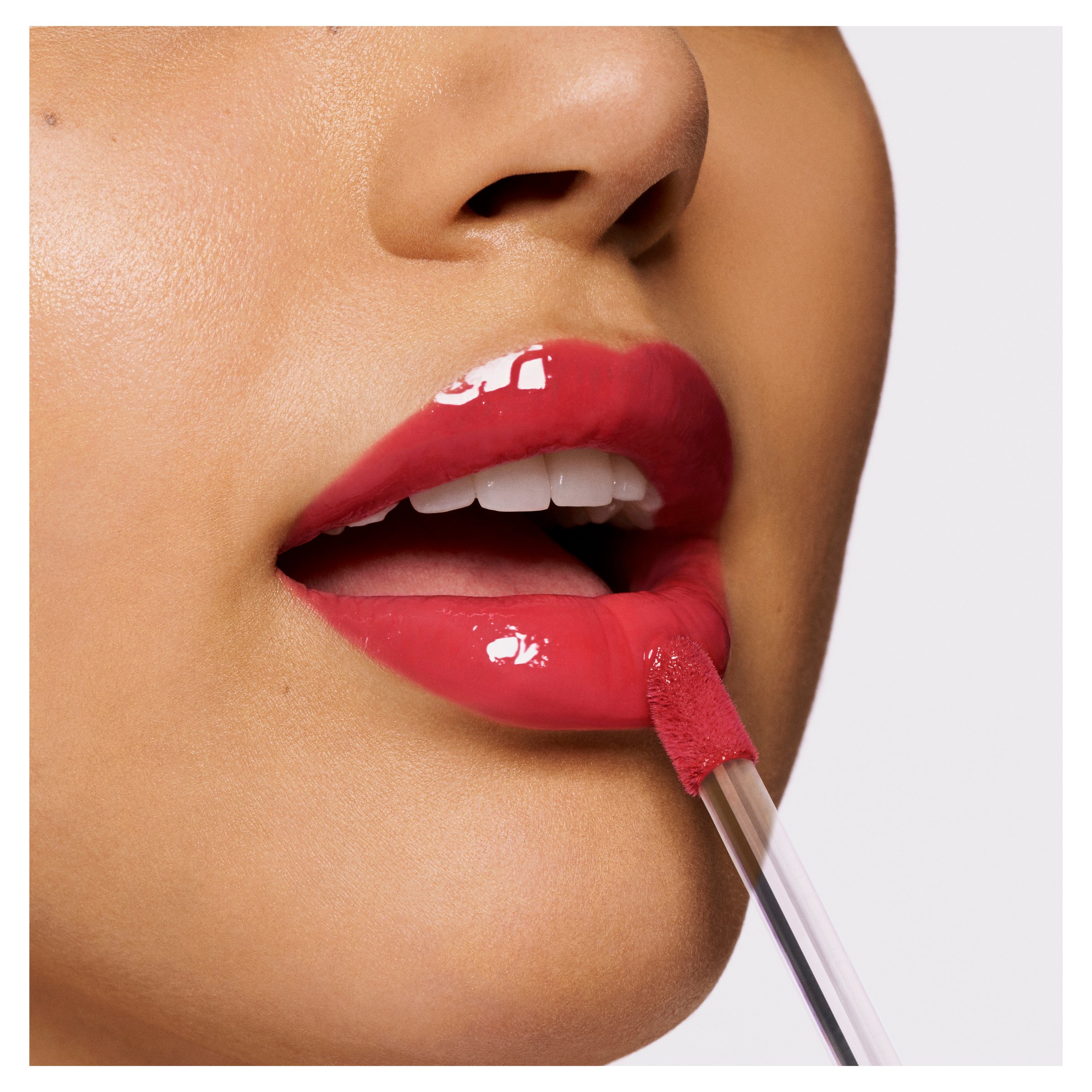 Revlon Super Lustrous Glimmer Lip Oil Boiling Point 3.8ml - Image 2