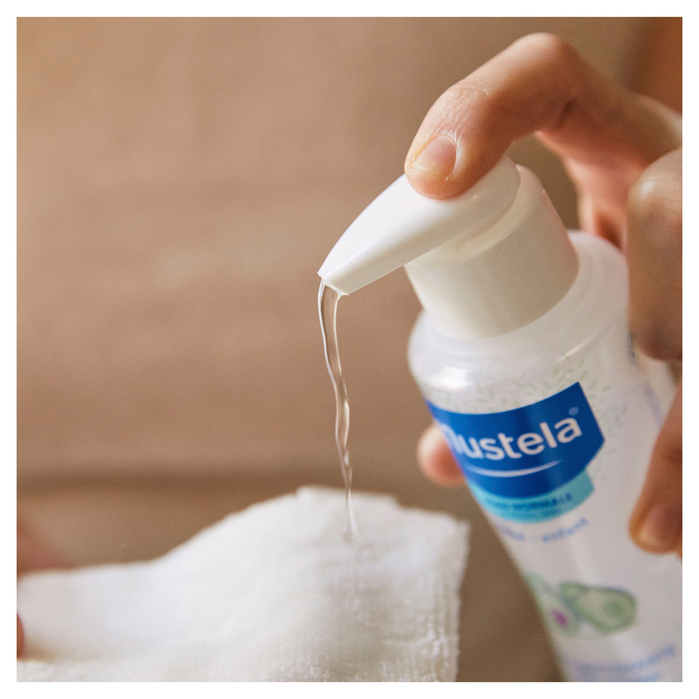 Mustela No Rinse Cleansing Fluid 300ml - Image 3